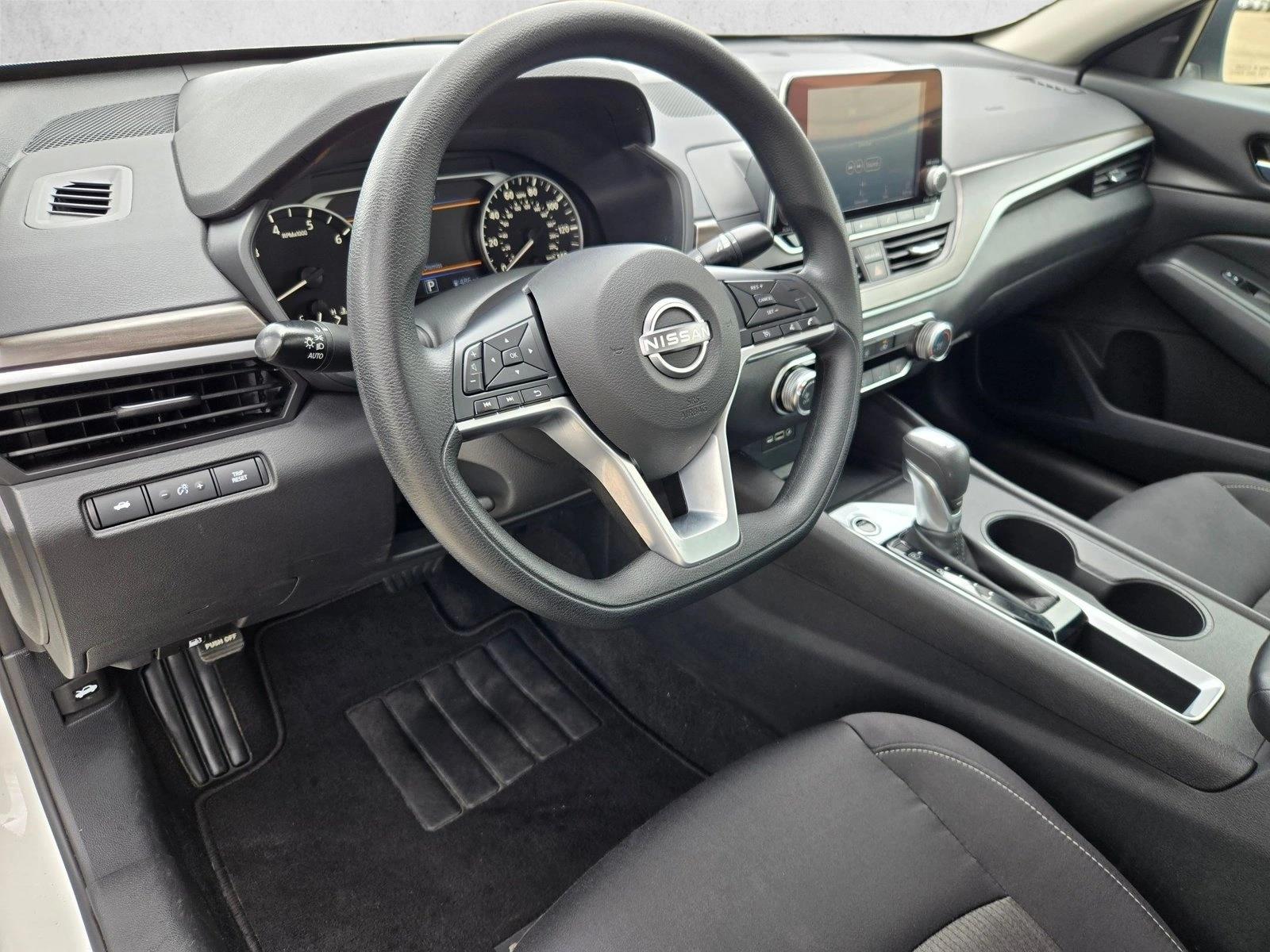 2025 Nissan Altima SV - Photo 10