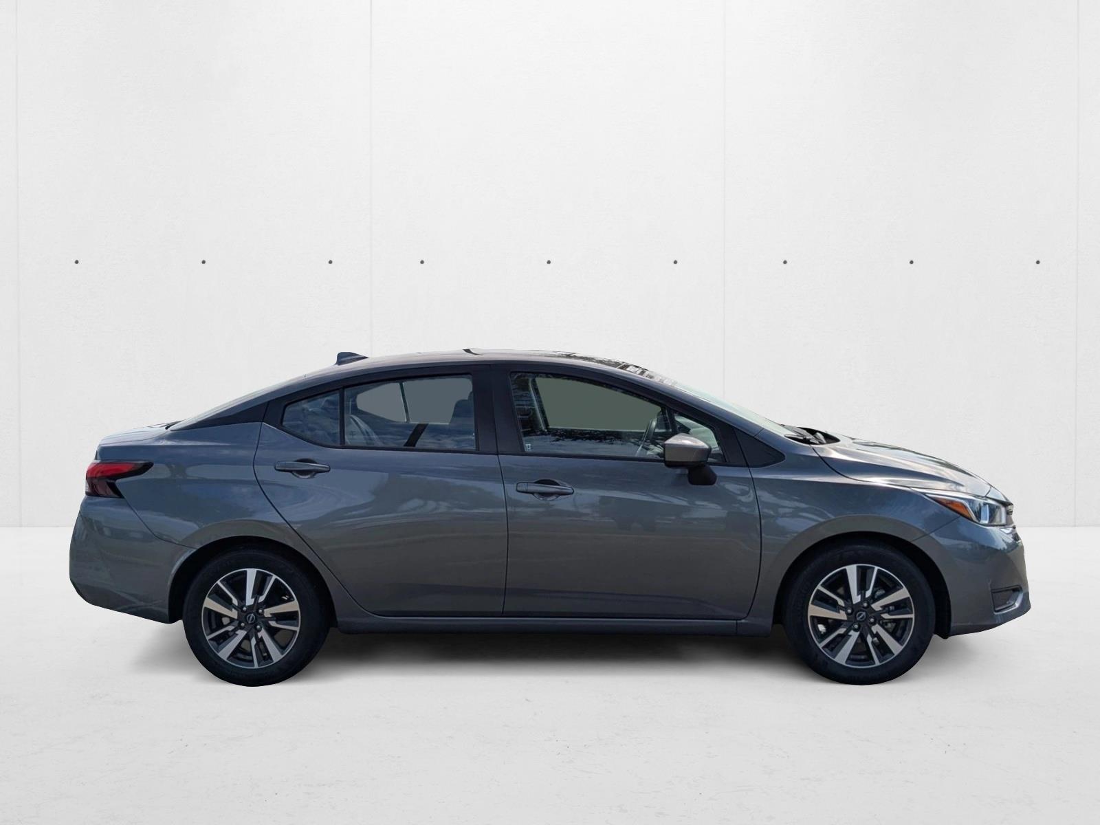 2024 Nissan Versa SV photo 4
