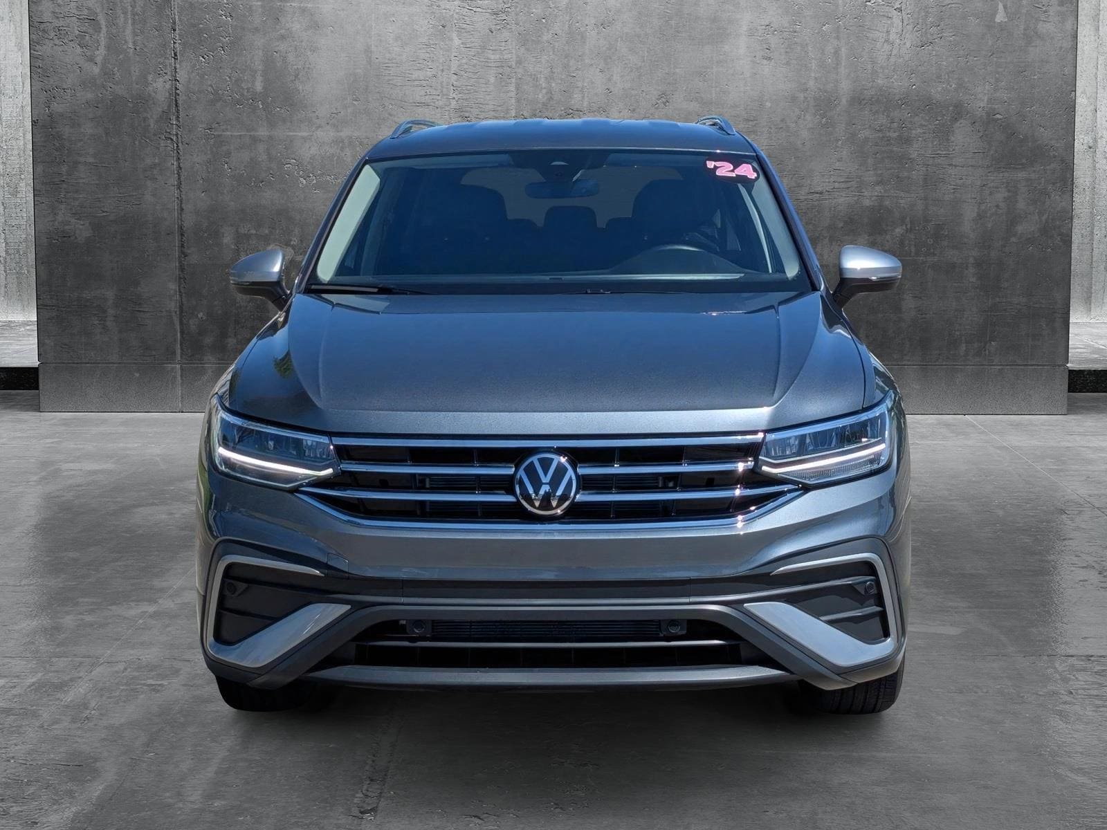 Used 2024 Volkswagen Tiguan SE with VIN 3VV3B7AX0RM204191 for sale in League City, TX