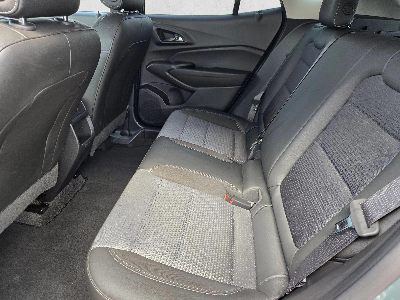 2025 Chevrolet Trax LT - Photo 16