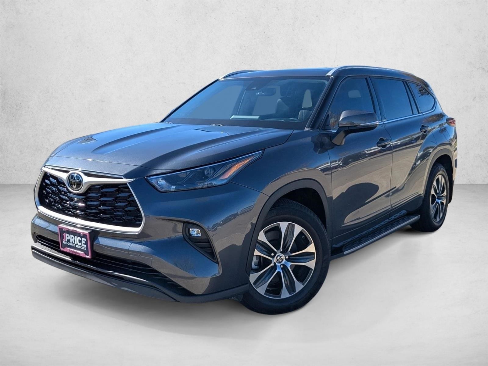 2022 Toyota Highlander XLE's photo