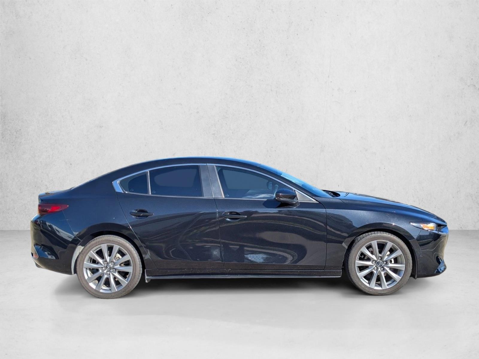 2022 Mazda Mazda3 Select photo 4