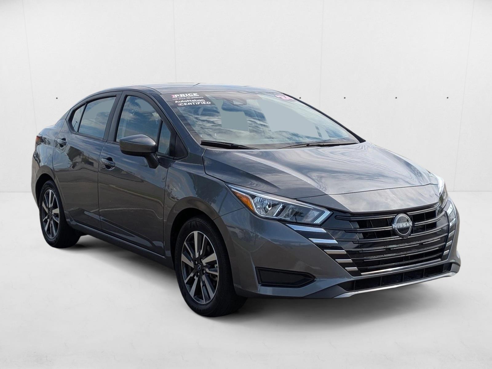 2024 Nissan Versa SV photo 3