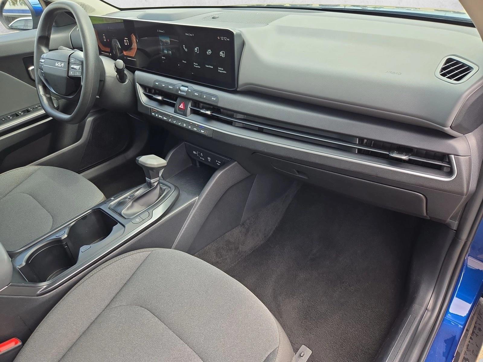 2025 Kia K4 LXS - Photo 20