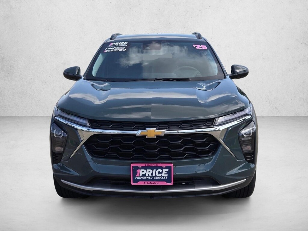 Used 2025 Chevrolet Trax LT SUV