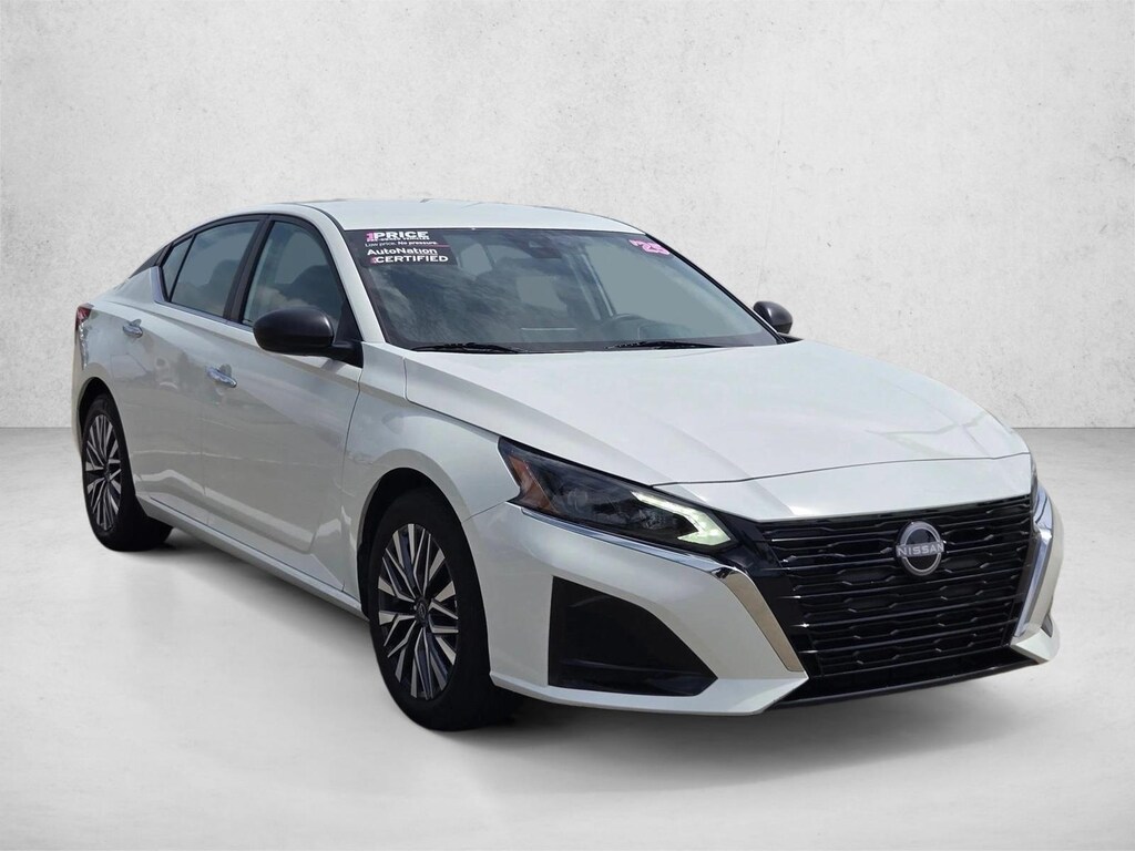 Used 2025 Nissan Altima SV Sedan