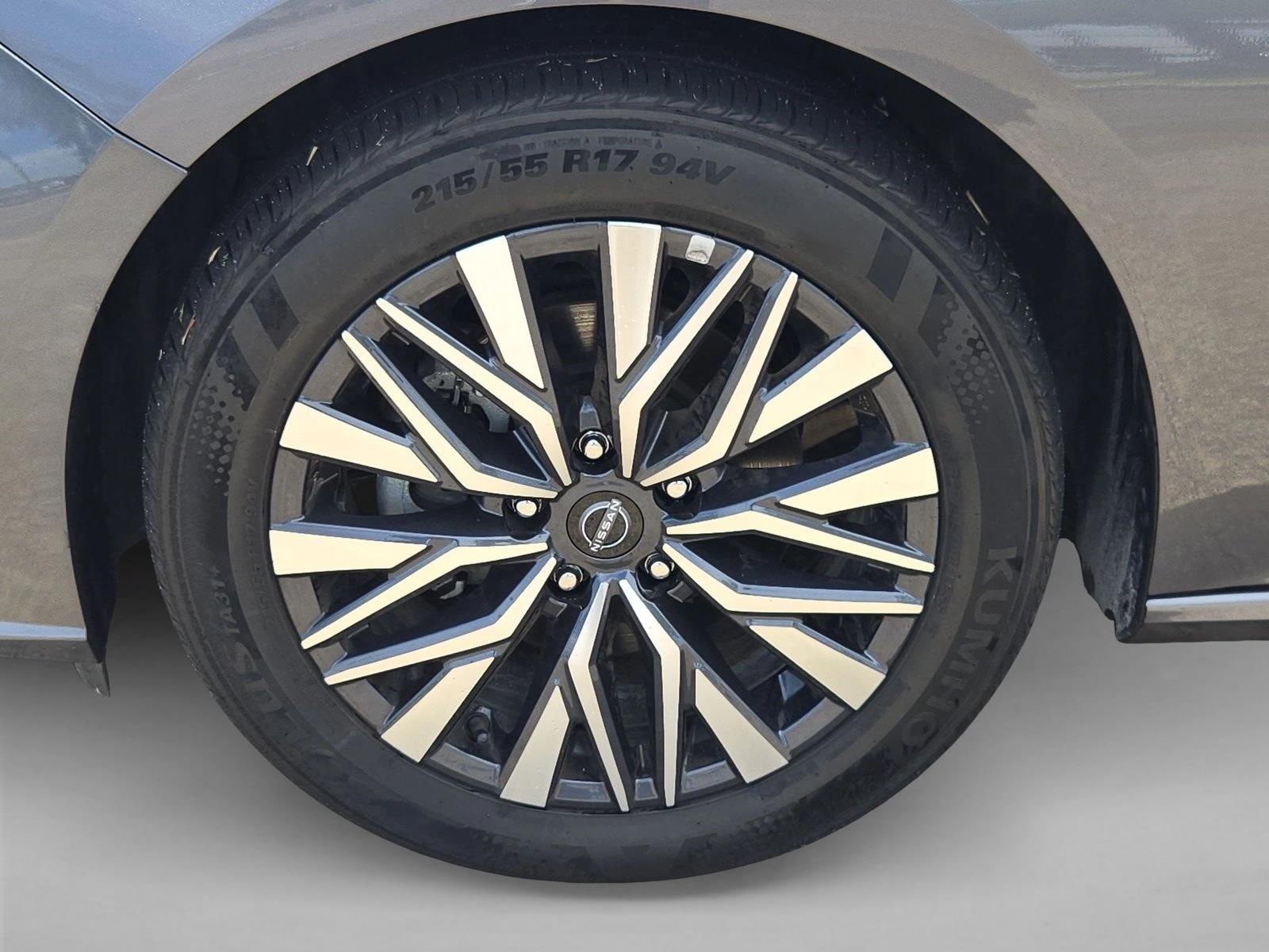 2025 Nissan Altima SV - Photo 21