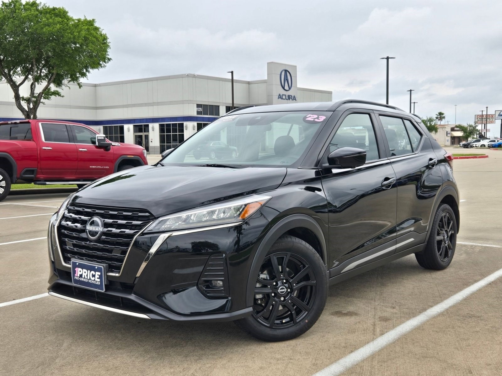 2023 Nissan Kicks SR