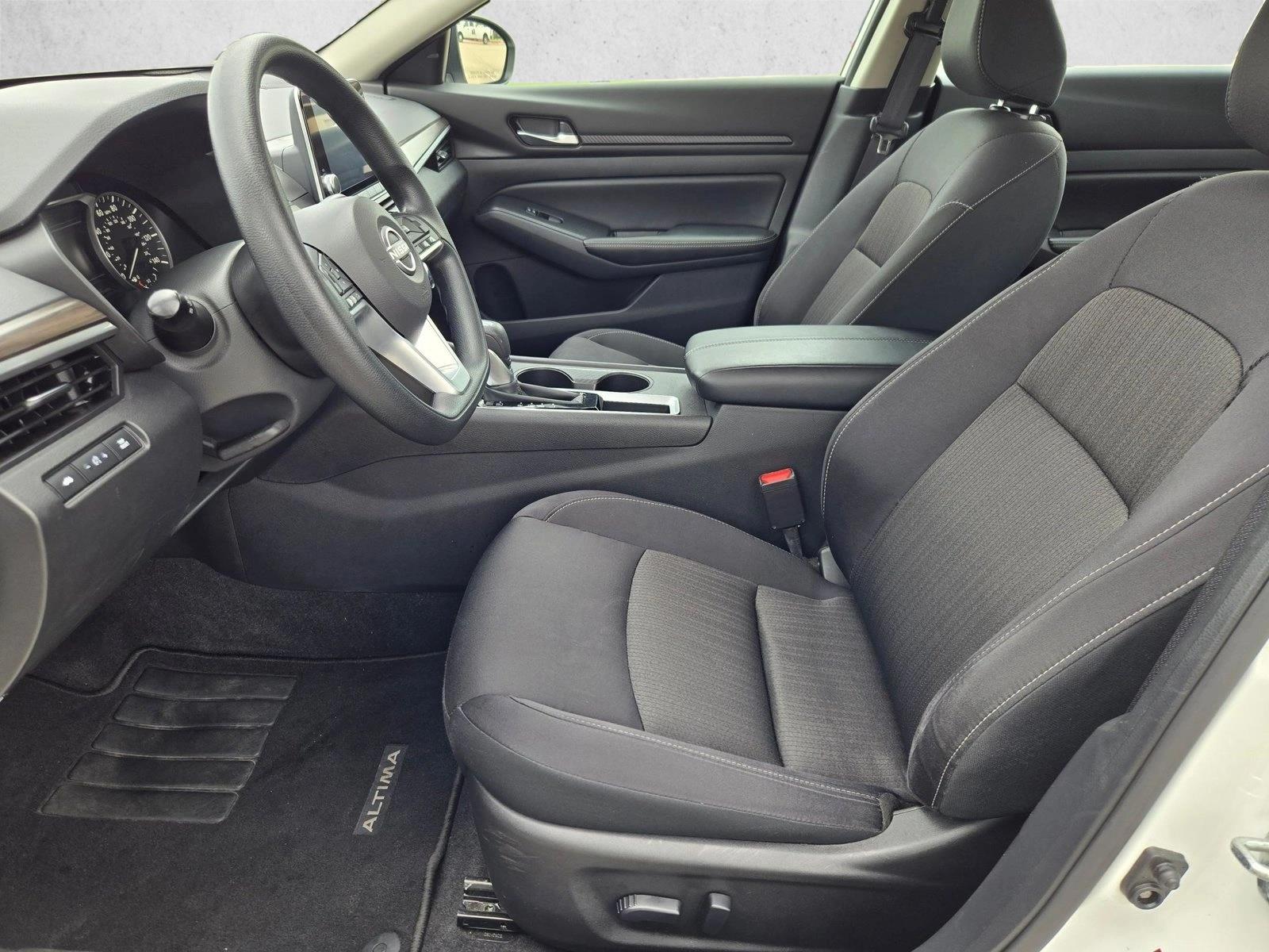 2025 Nissan Altima SV - Photo 15