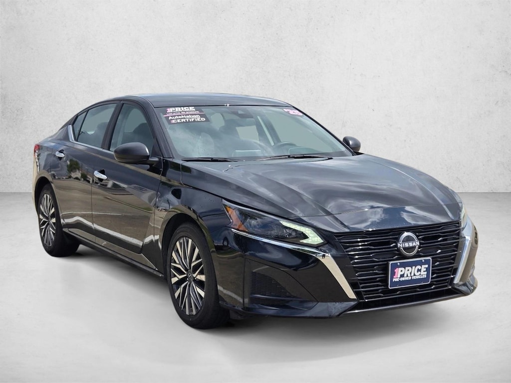 Used 2025 Nissan Altima SV Sedan