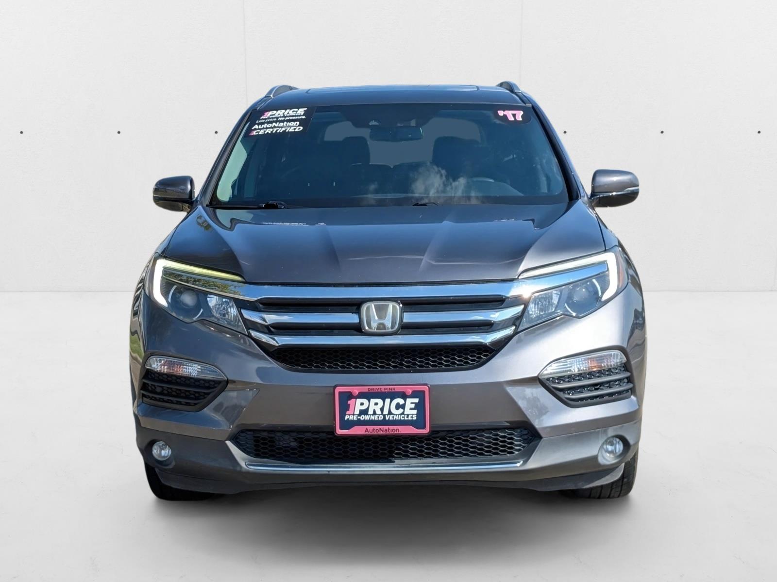 2017 Honda Pilot Touring photo 2
