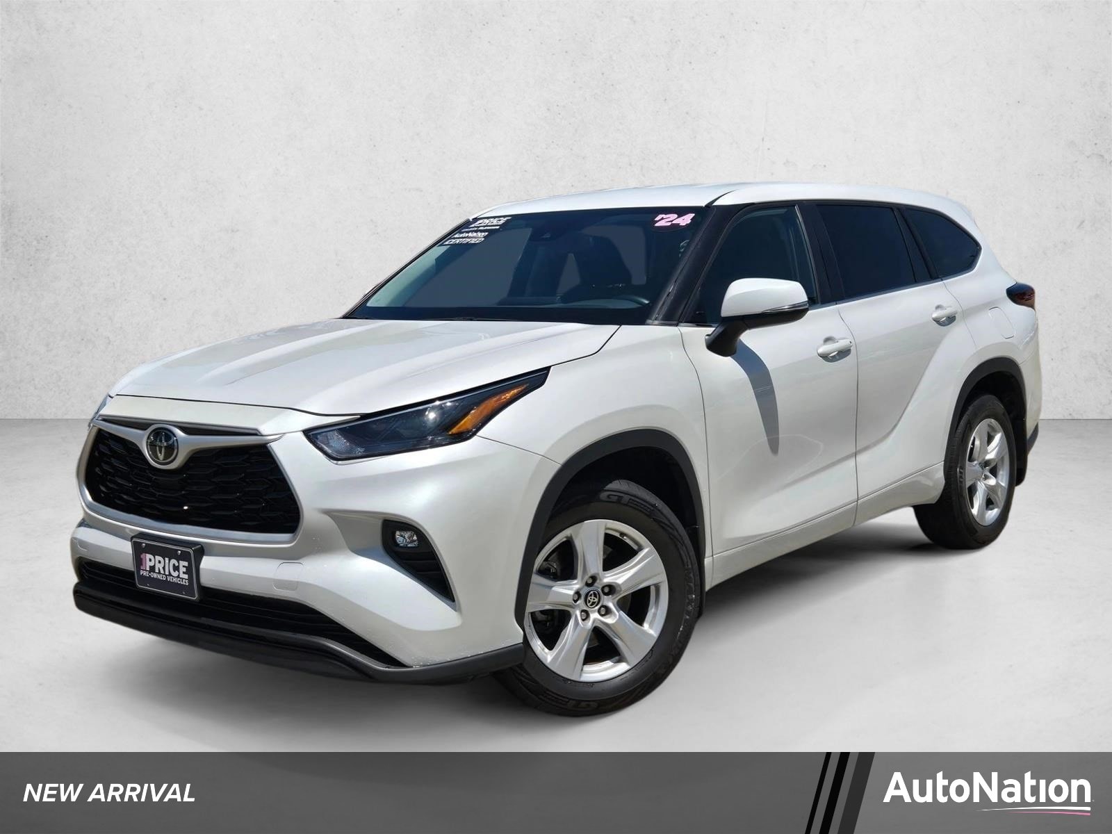2024 Toyota Highlander LE AWD's photo