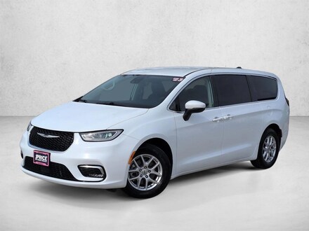 2023 Chrysler Pacifica Touring L Van Passenger Van