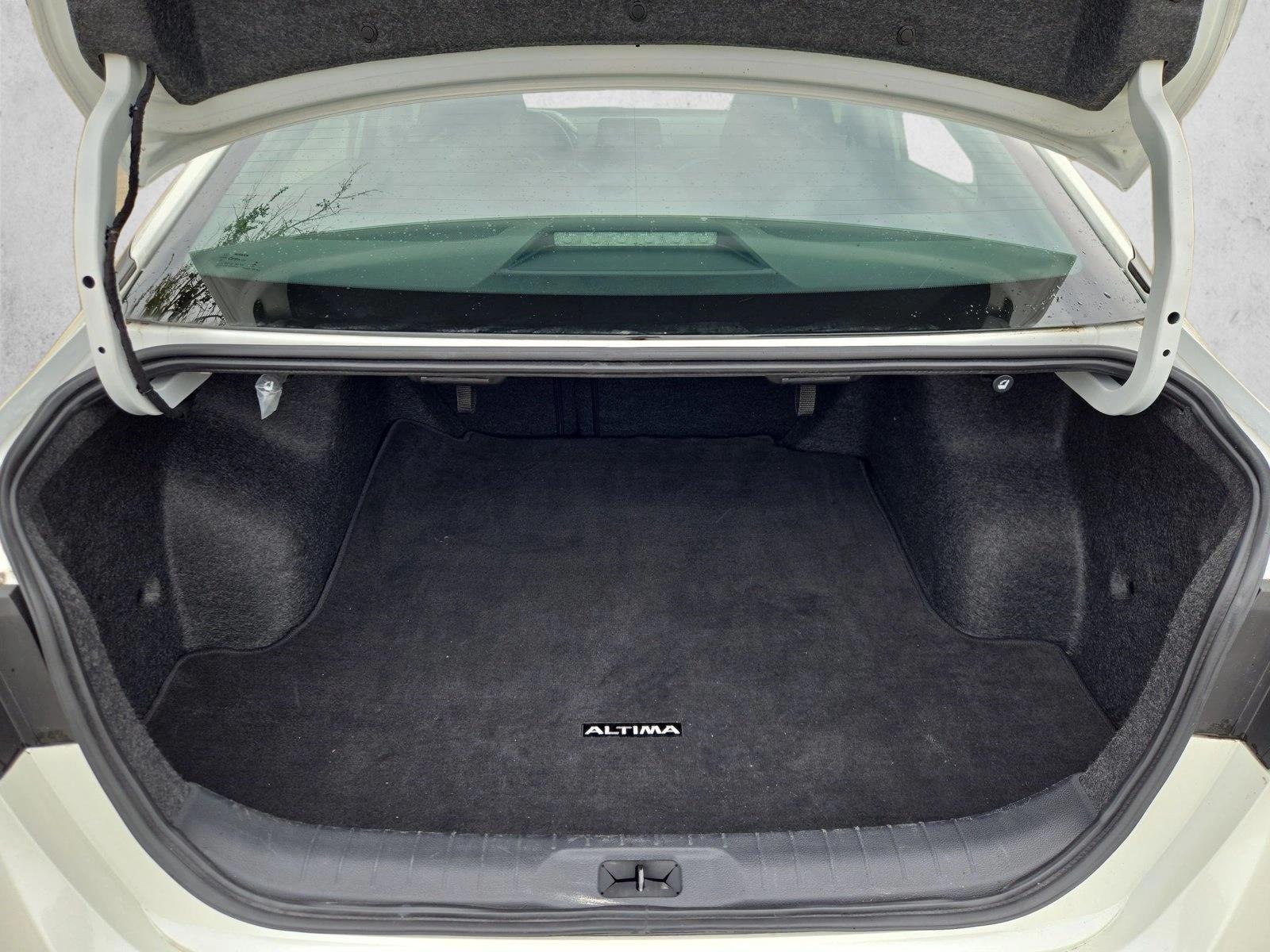 2025 Nissan Altima SV - Photo 6