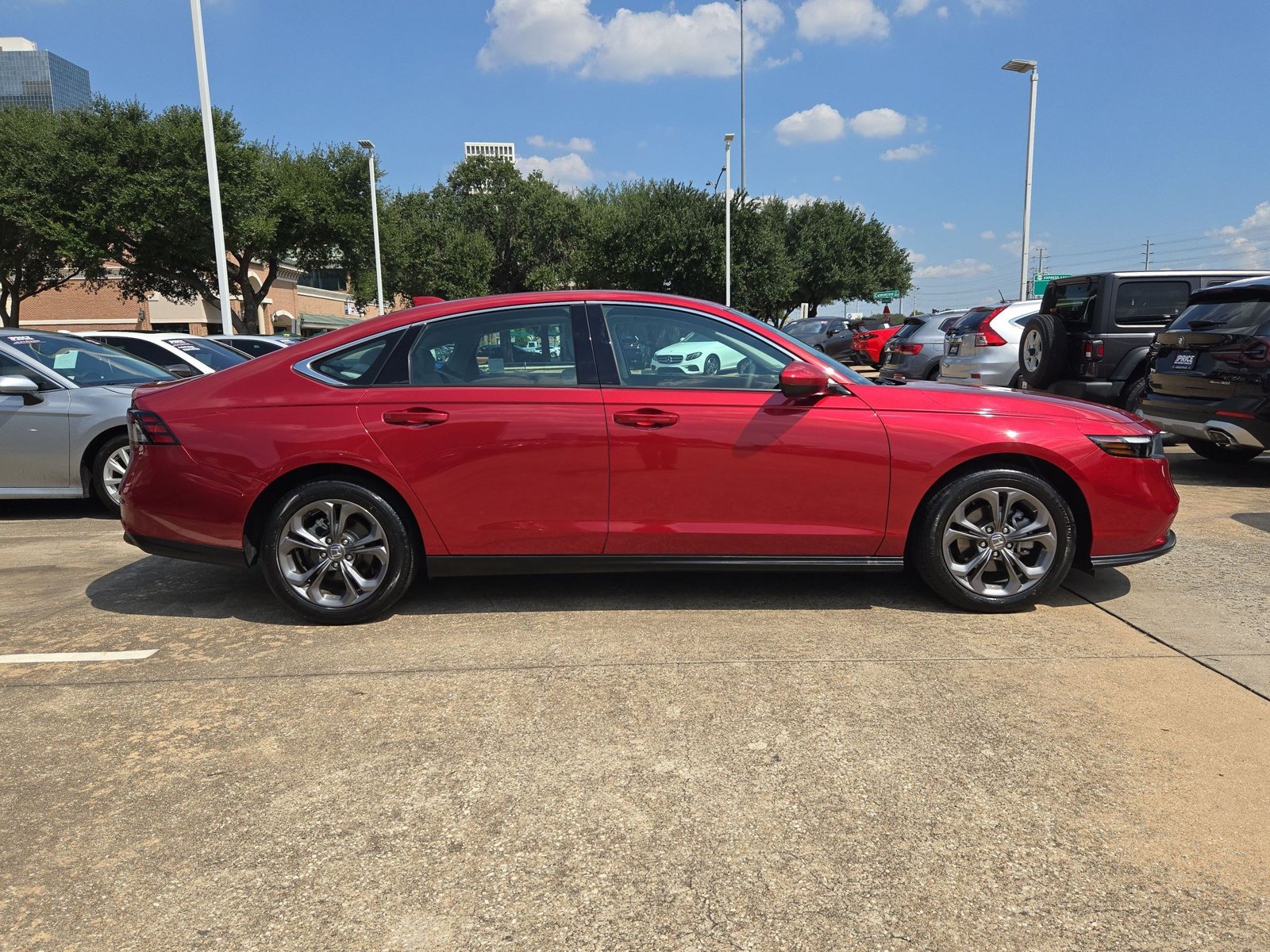 Used 2023 Honda Accord EX Sedan