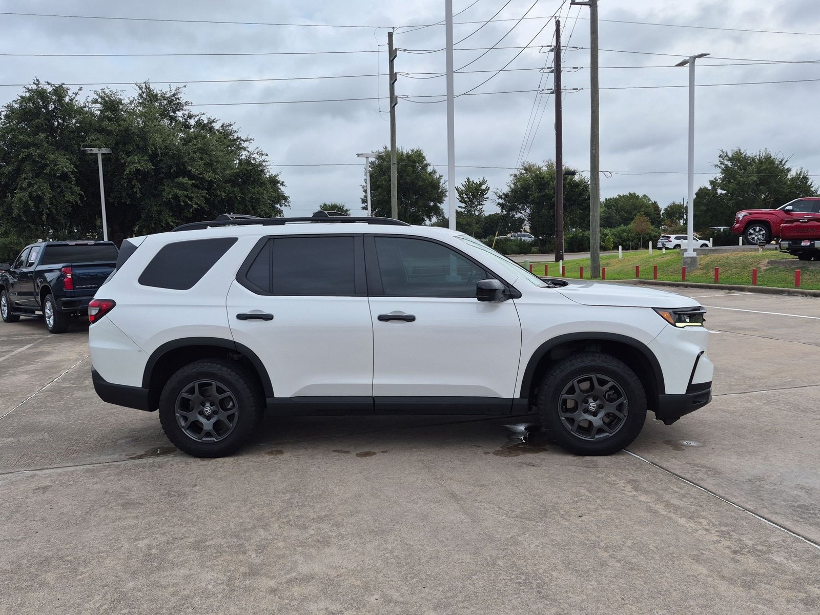 Used 2025 Honda Pilot TrailSport SUV
