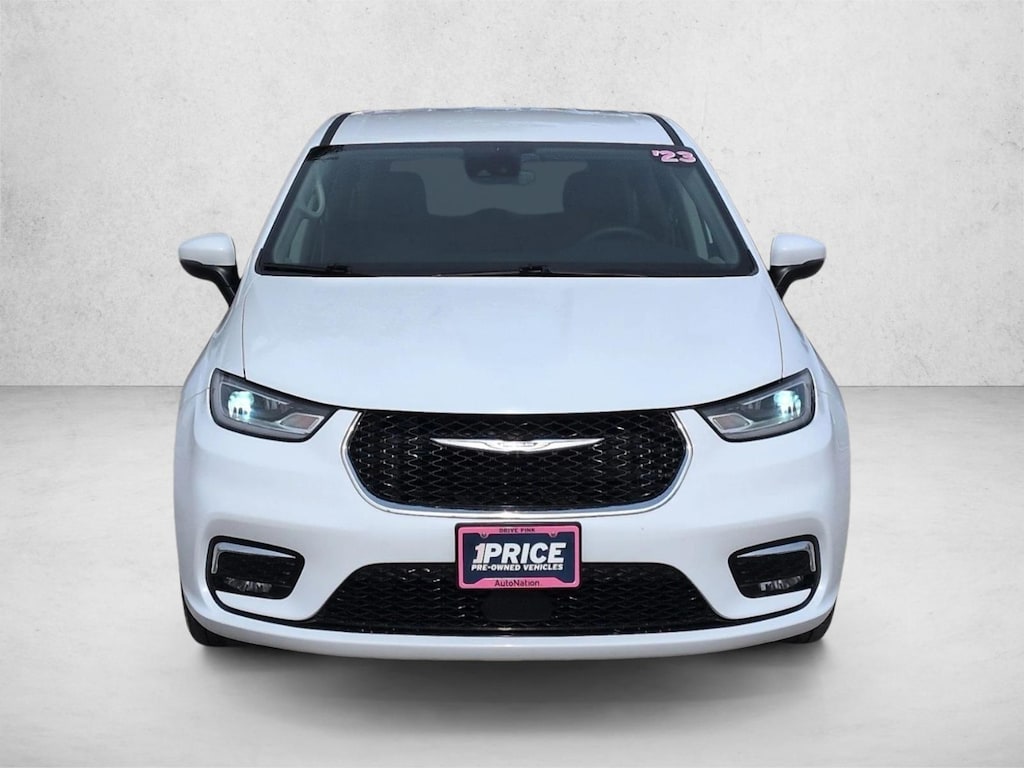 Used 2023 Chrysler Pacifica Touring L Van Passenger Van