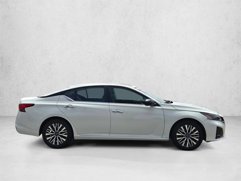 Used 2025 Nissan Altima SV Sedan