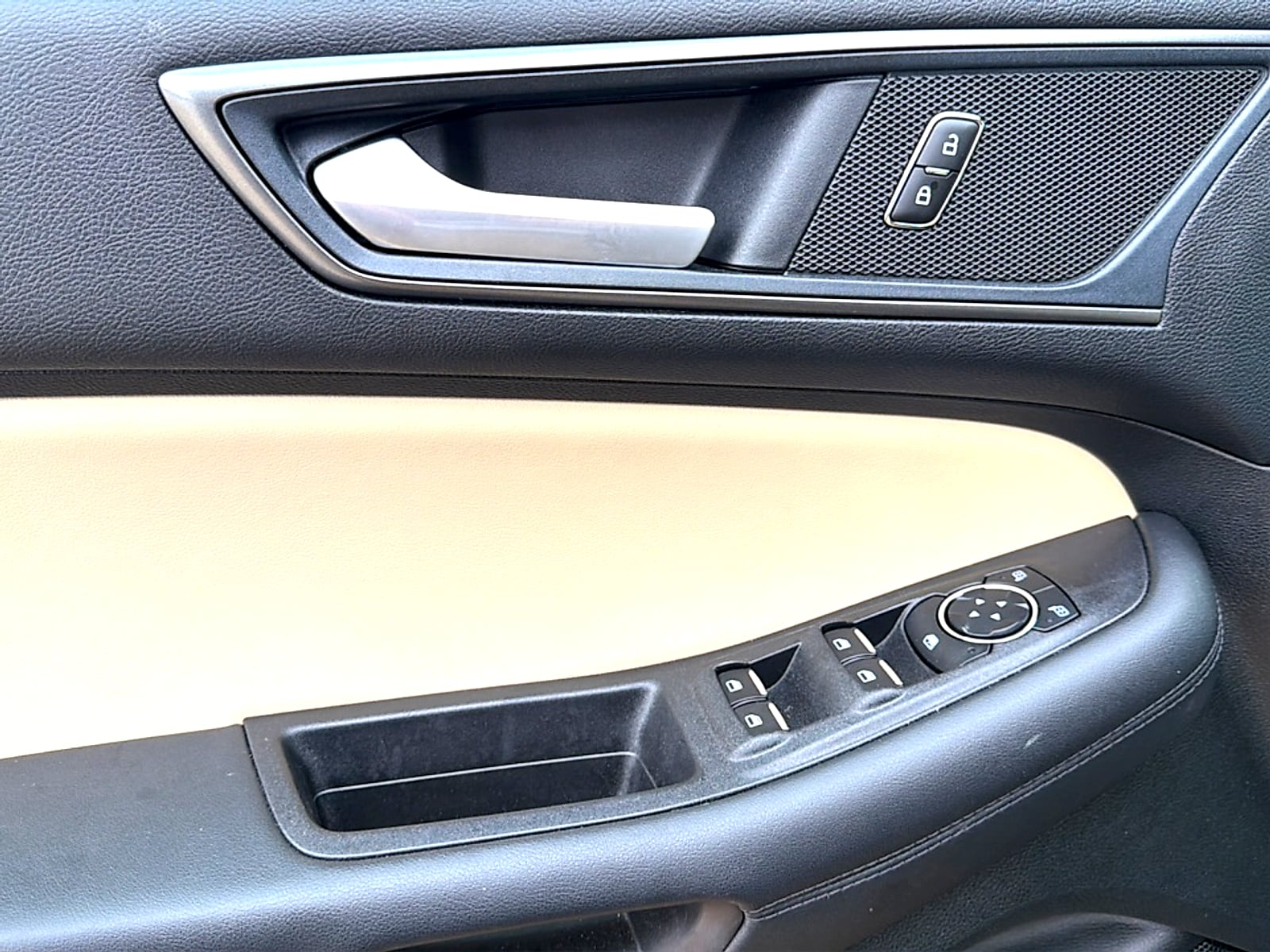 2024 Ford Edge SE - Photo 19