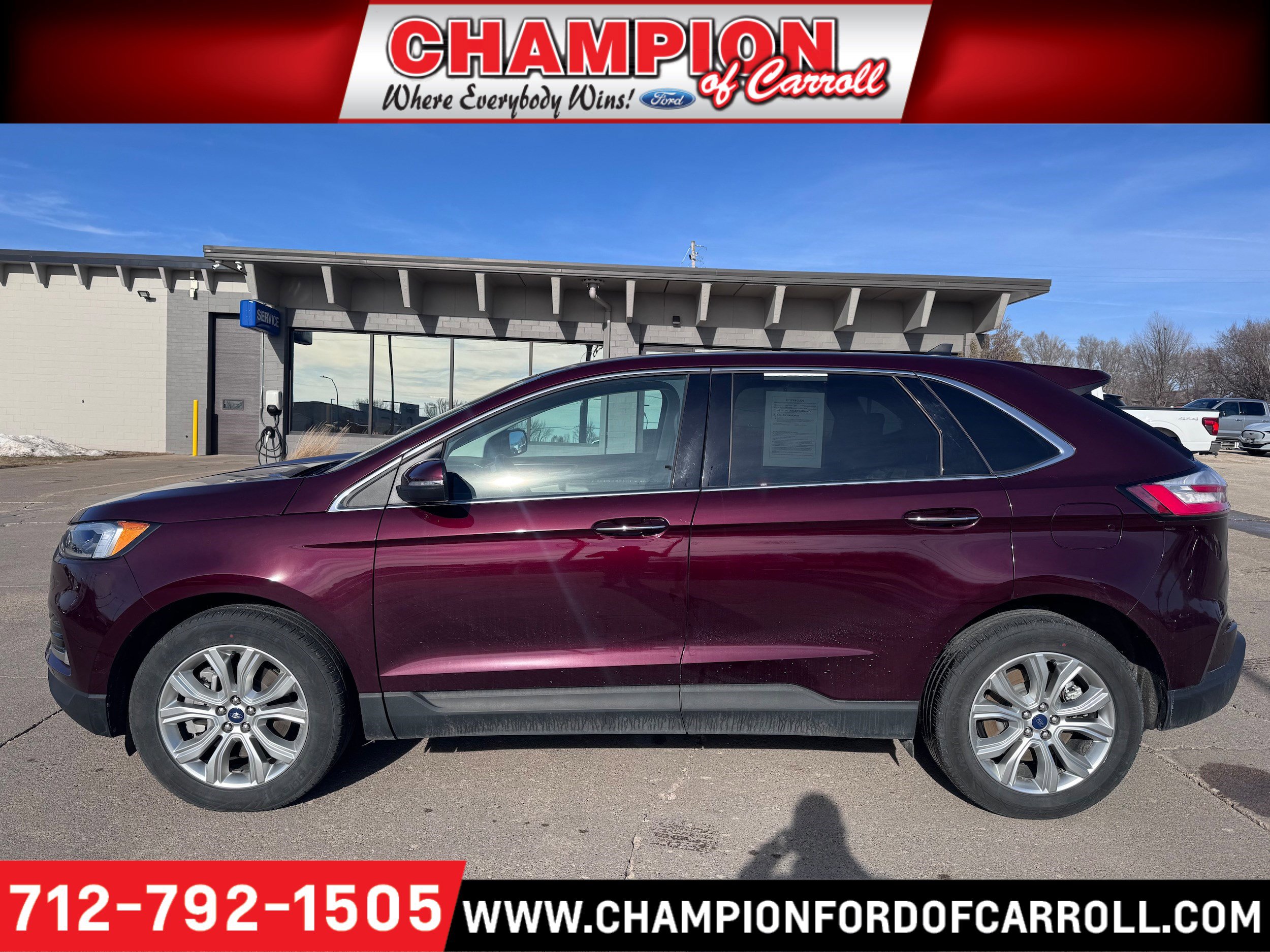 2022 Ford Edge Titanium's photo