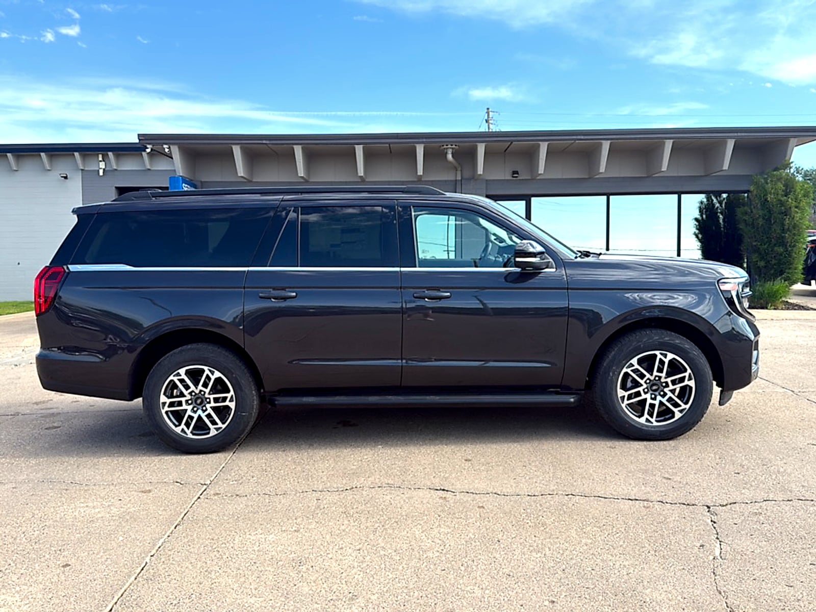 2025 Ford Expedition MAX Active - Photo 8