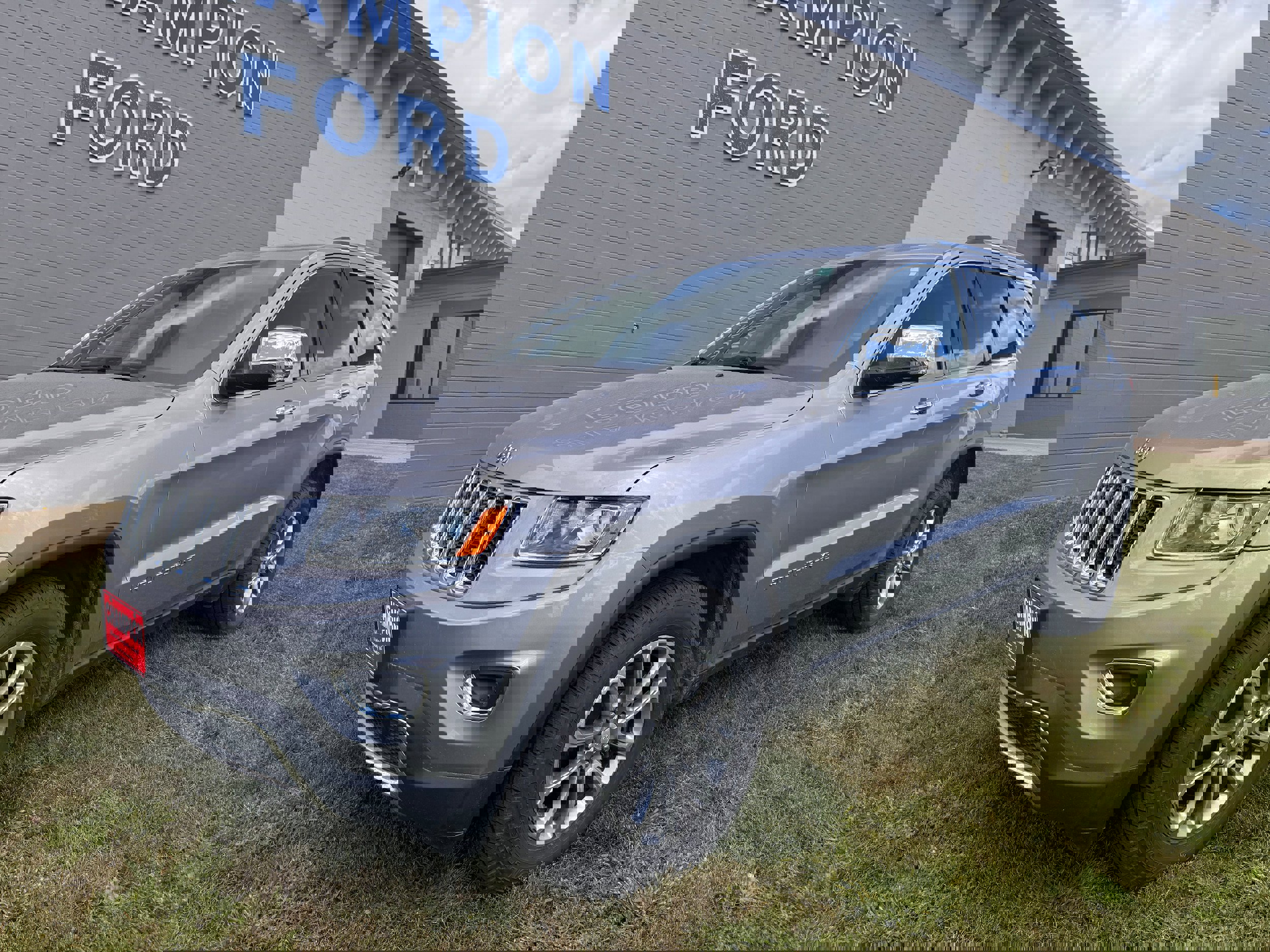 Used 2014 Jeep Grand Cherokee Limited with VIN 1C4RJFBG0EC486610 for sale in Carroll, IA