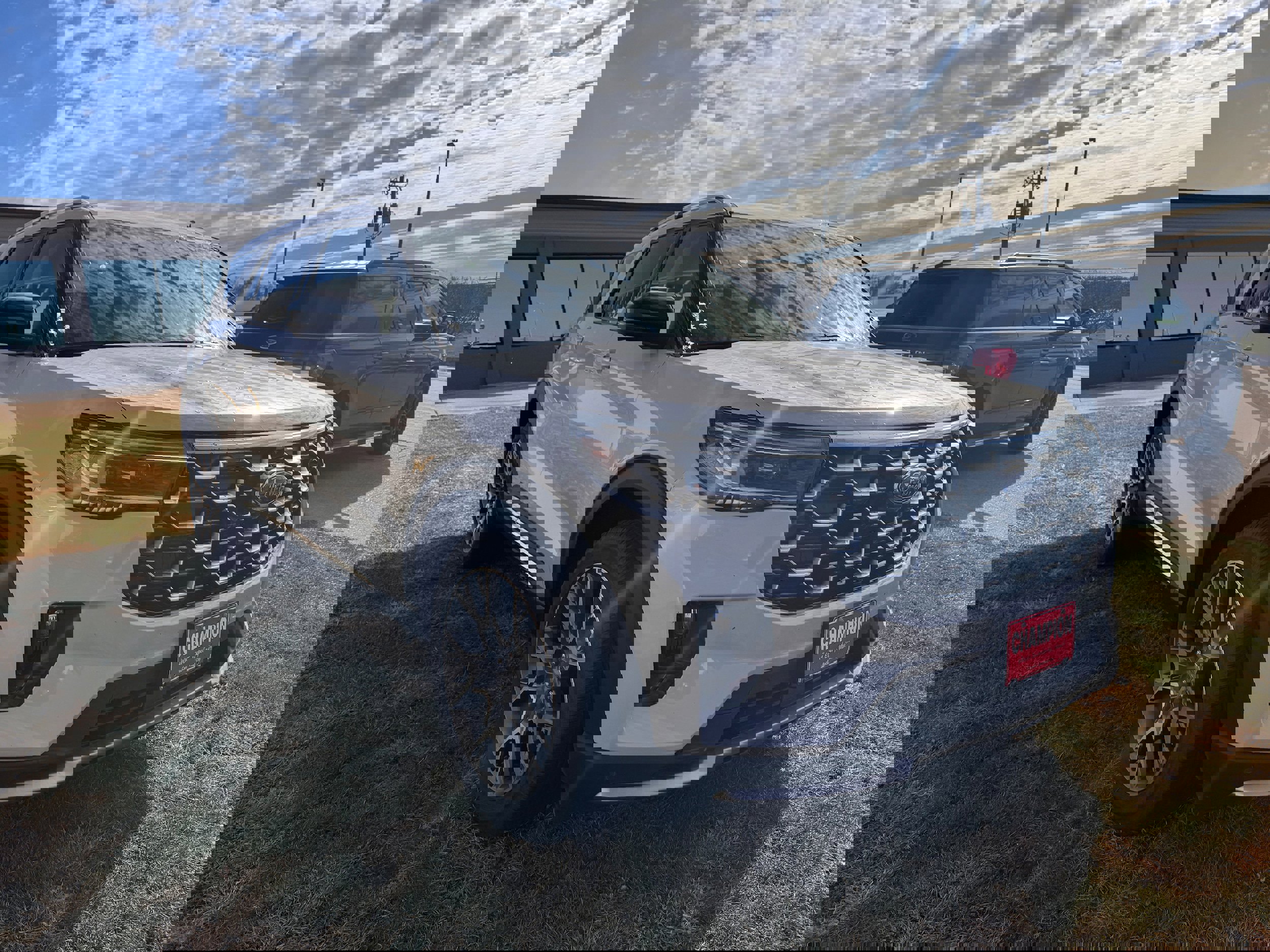 2025 Ford Explorer Platinum photo 4