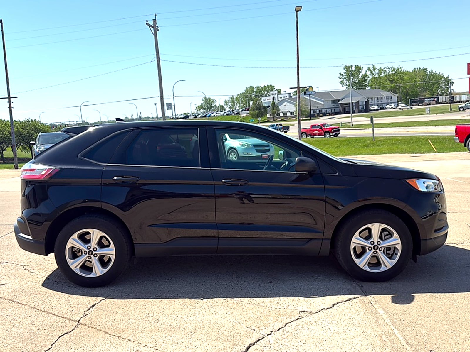 2024 Ford Edge SE - Photo 7