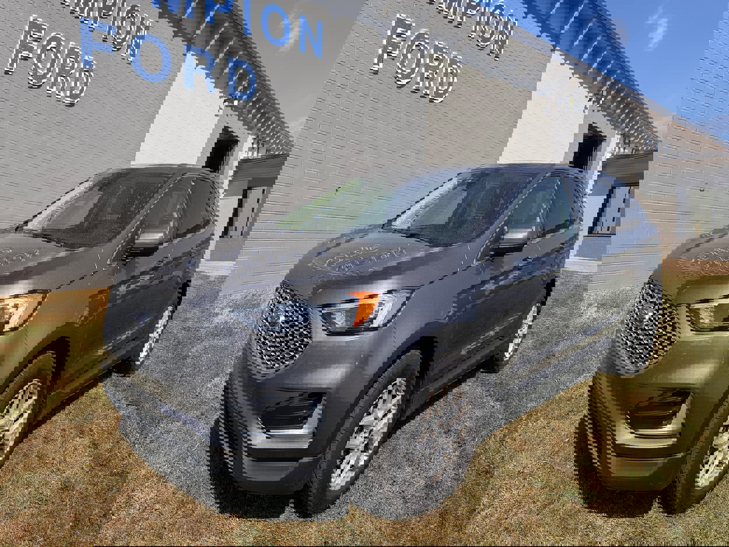2024 Ford Edge SEL photo 2