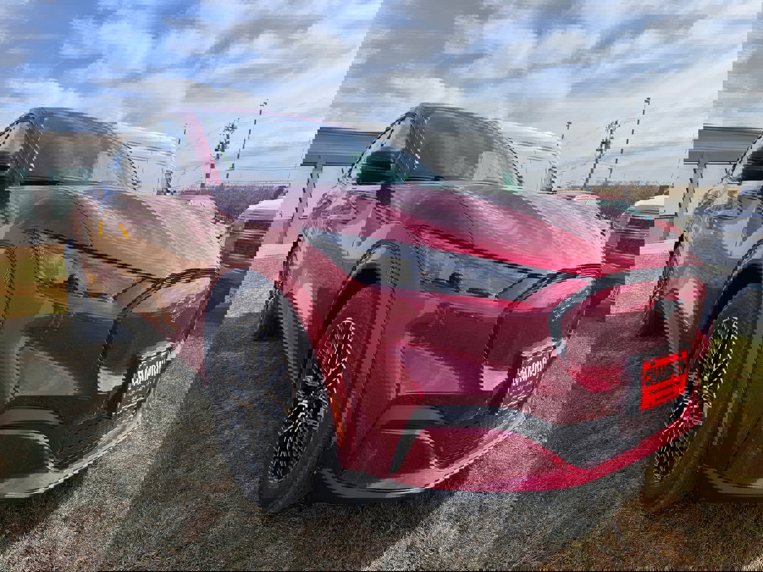 2025 Ford Mustang Mach-E Premium photo 4