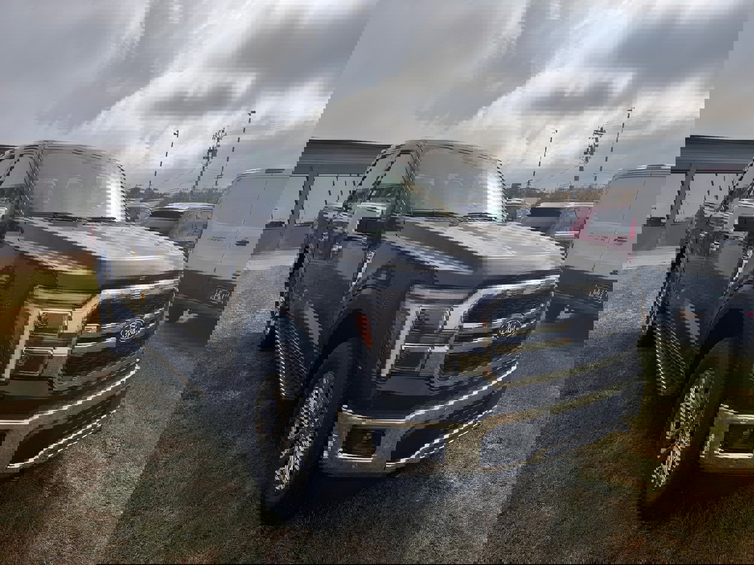 2025 Ford F-150 Lariat photo 2