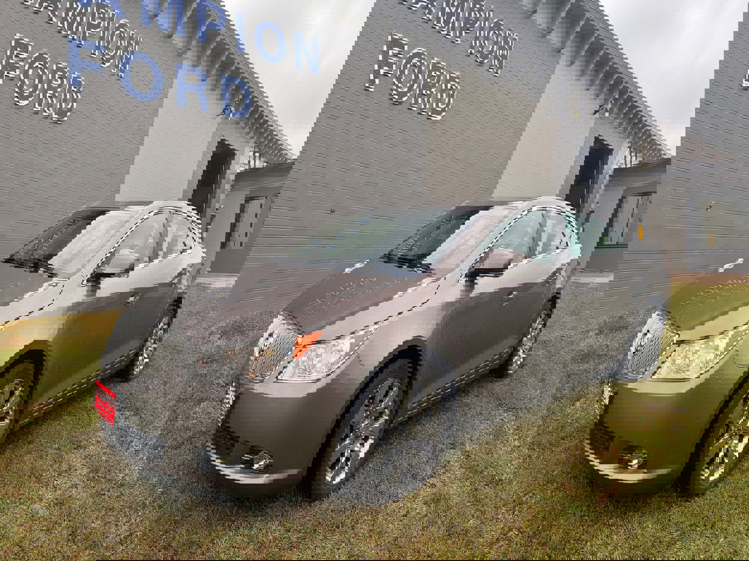 2010 Buick LaCrosse CXL photo 2