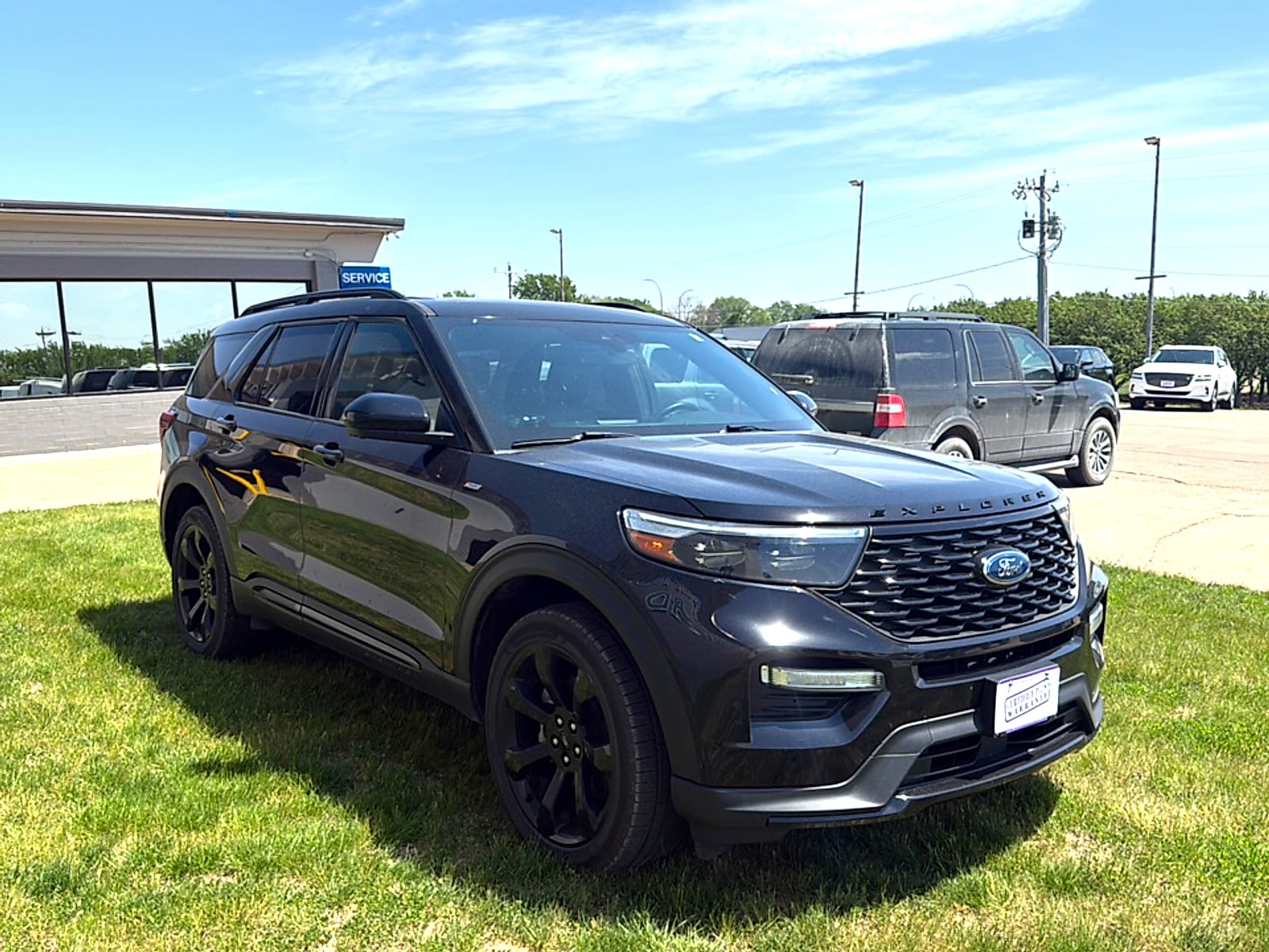 2023 Ford Explorer ST-LINE 4WD's photo