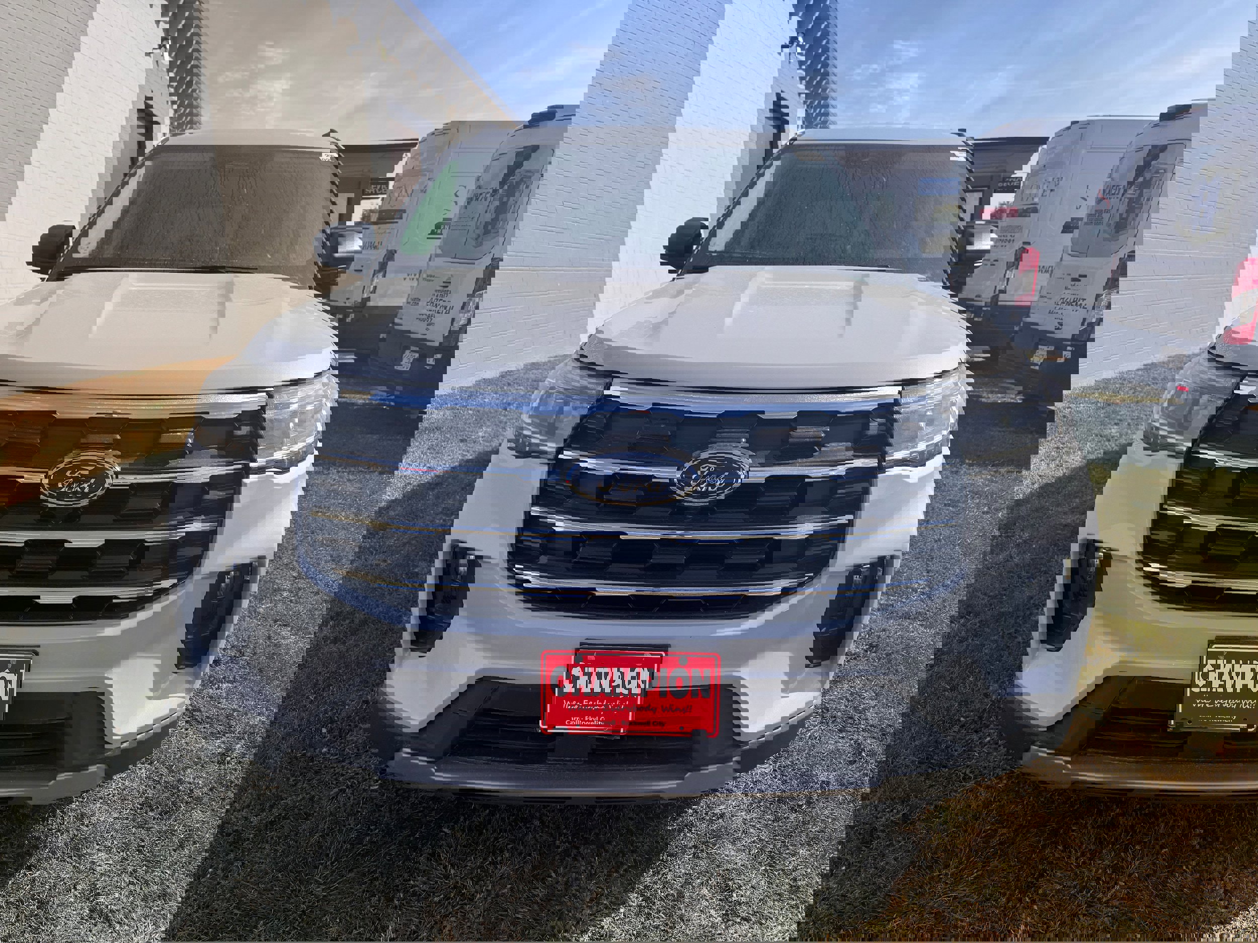 2026 Ford Explorer photo 3