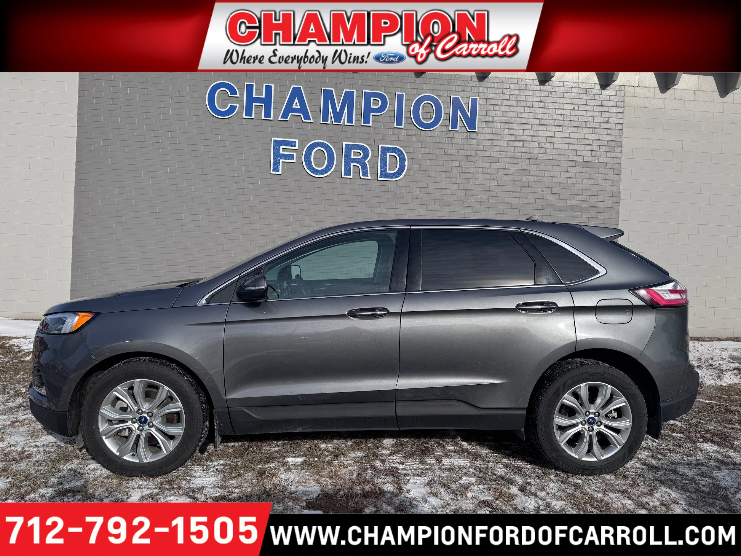 2022 Ford Edge Titanium's photo