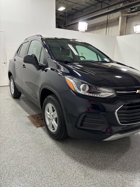 Used 2021 Chevrolet Trax LT with VIN KL7CJPSB3MB351347 for sale in Avon, IN