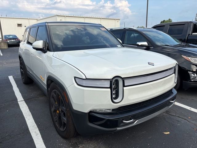 2023 Rivian R1S Adventure photo 2
