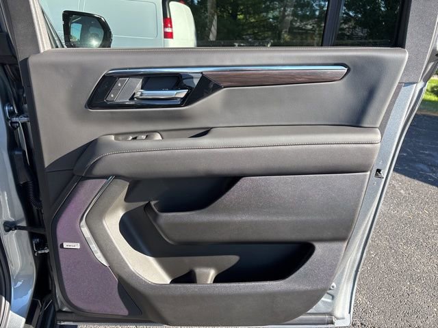 2026 Chevrolet Suburban Premier - Photo 23