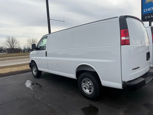 2025 Chevrolet Express 2500 photo 2
