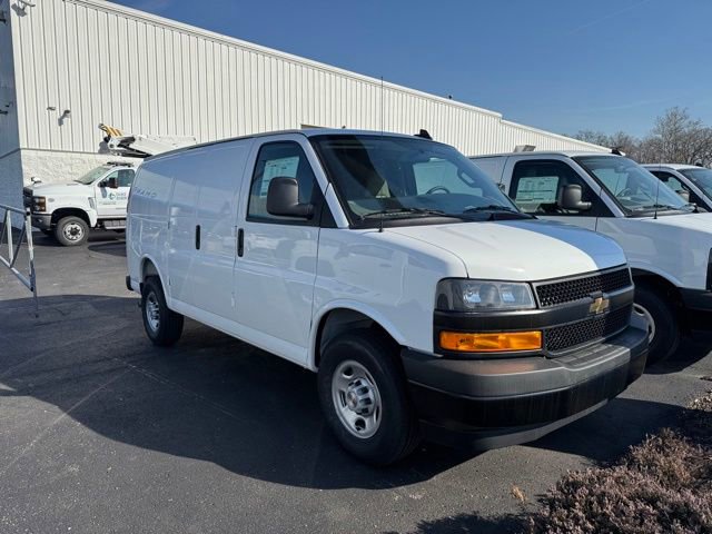 2025 Chevrolet Express Cargo Work Van - Photo 7