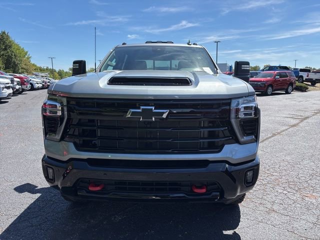 2025 Chevrolet Silverado 2500HD LT photo 2