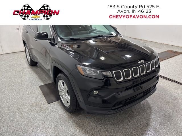 2022 Jeep Compass Latitude photo 3