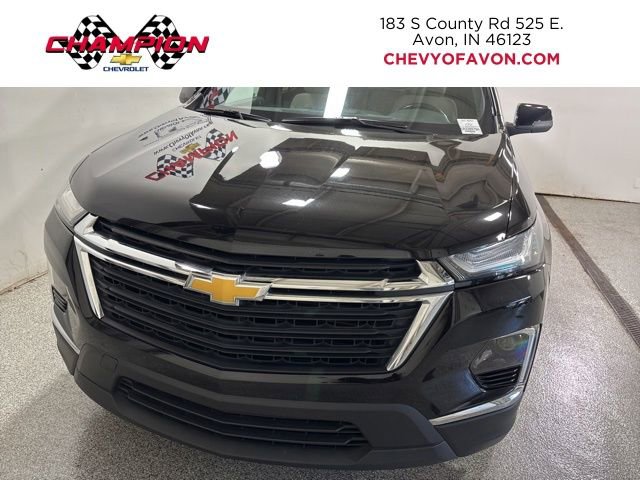 2022 Chevrolet Traverse LS photo 2