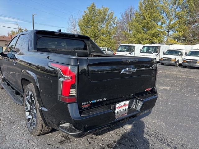 2025 Chevrolet Silverado EV RST - Photo 14