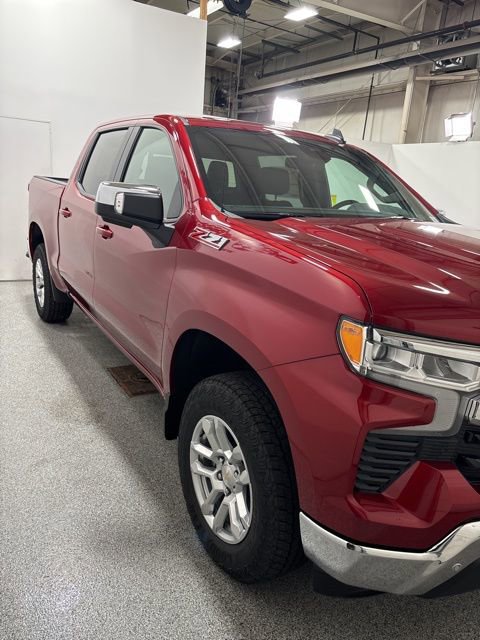 2024 Chevrolet Silverado 1500 LT photo 2
