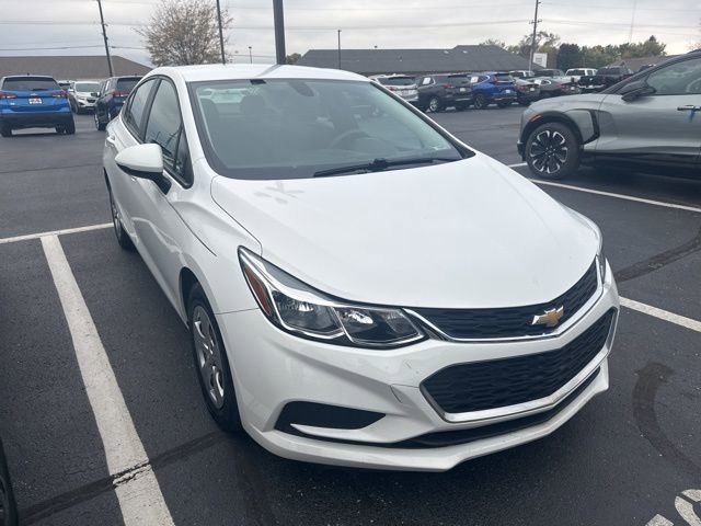 2017 Chevrolet Cruze LS photo 3