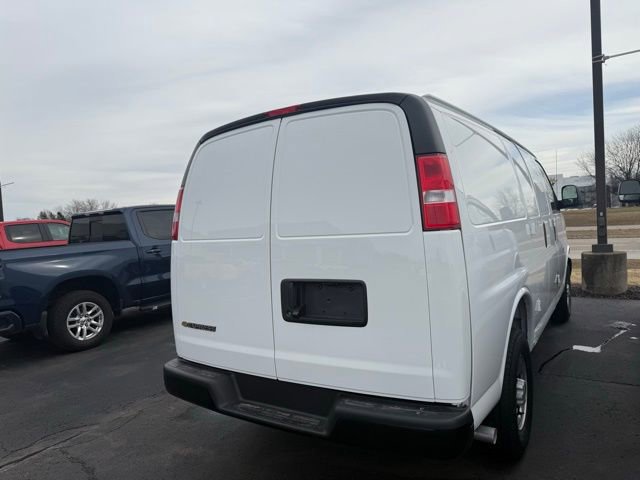2025 Chevrolet Express 2500 photo 3