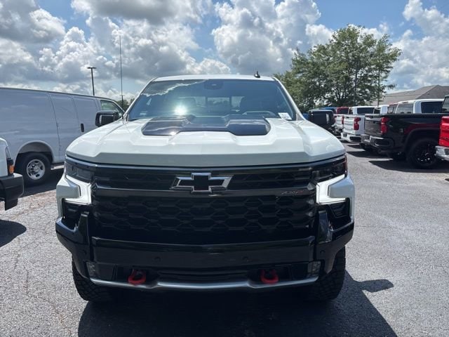 2025 Chevrolet Silverado 1500 ZR2 photo 2