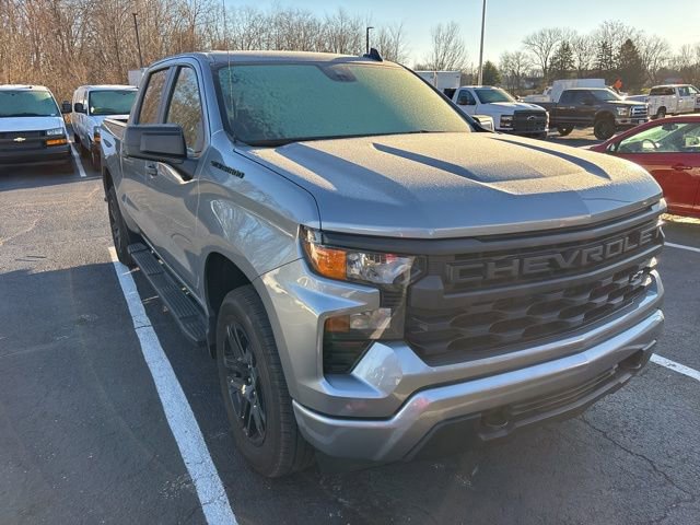 2024 Chevrolet Silverado 1500 Custom photo 2
