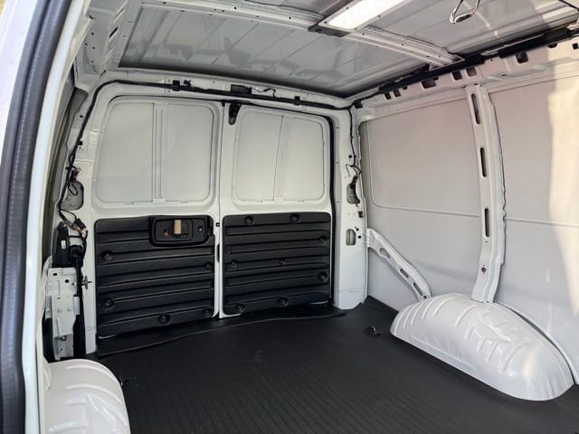 2025 Chevrolet Express Cargo Work Van - Photo 23